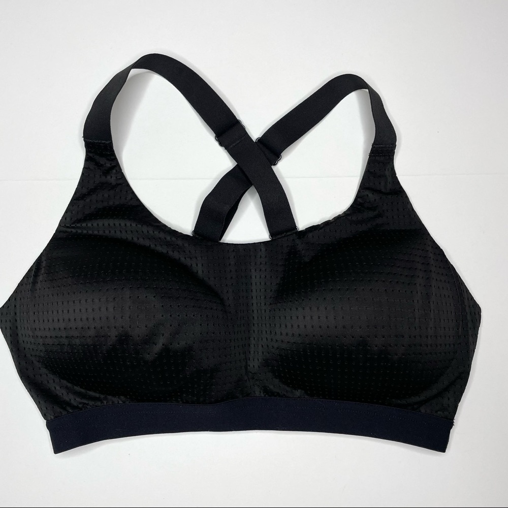 Victoria’s Secret Sport Lightweight Crossback Mesh Black Sports bra